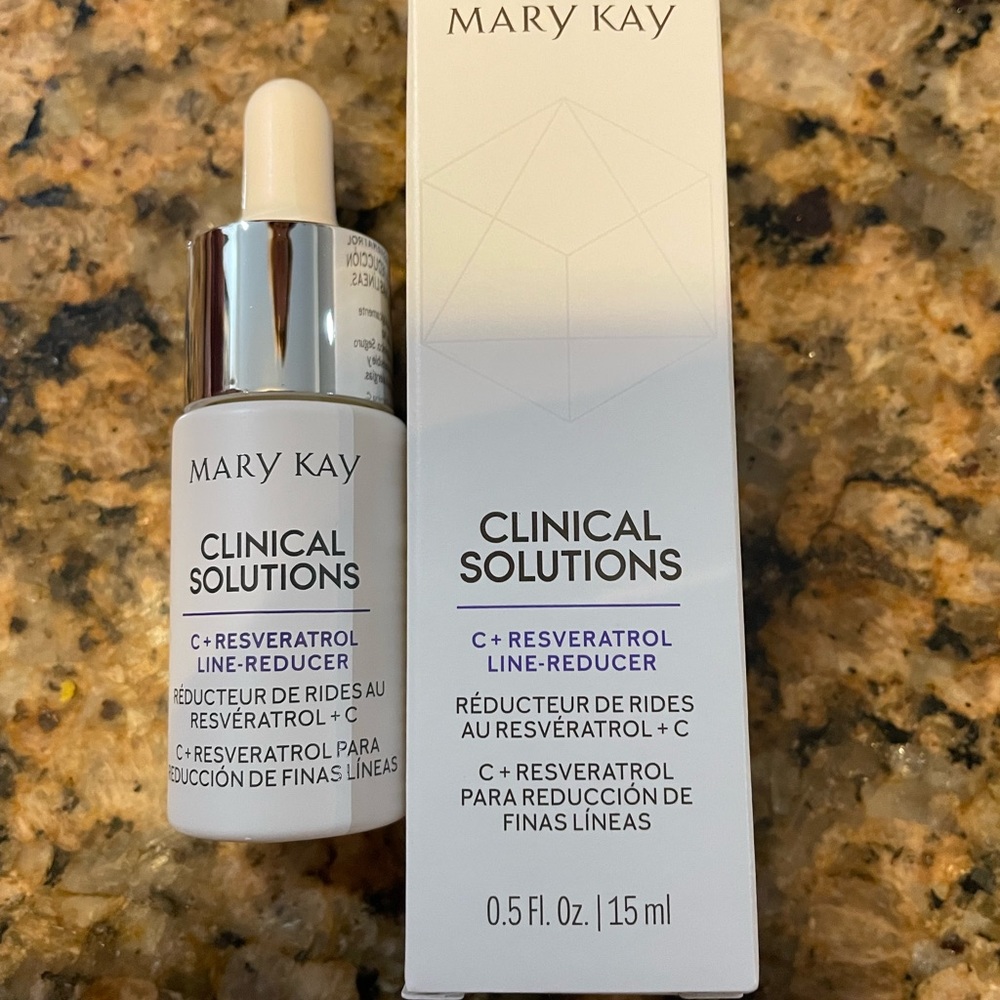 MARY KAY Clinical Solutions C+ Resveratrol Line-Reducer